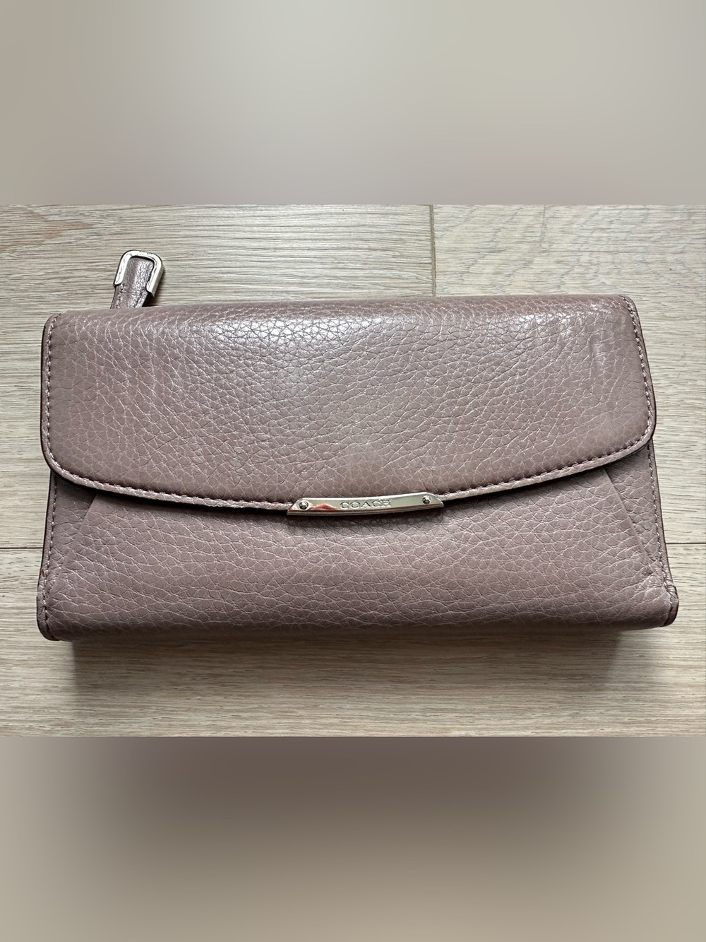 Coach Pebbled Leather Continental Wallet Clutch in Mauve